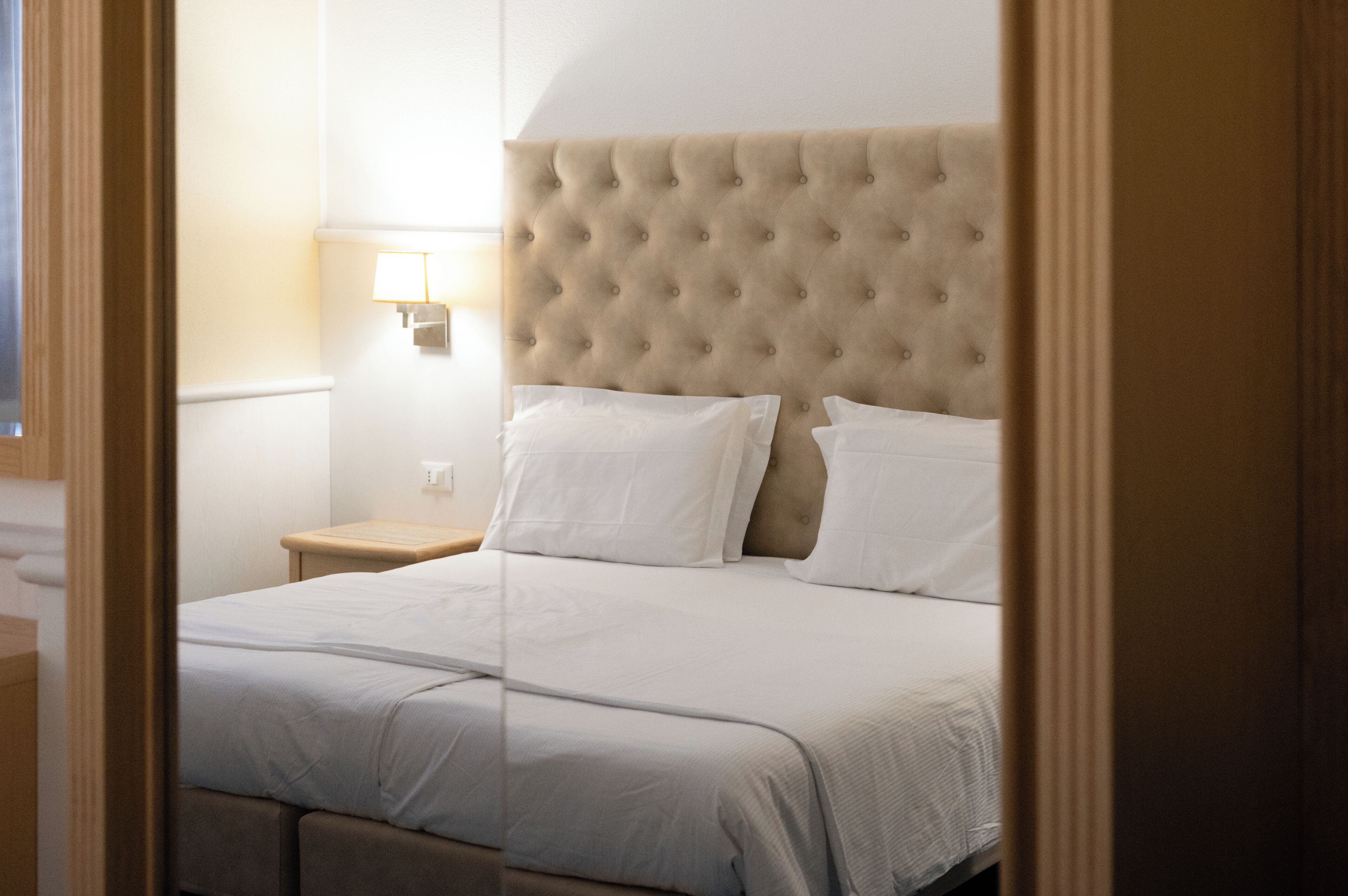 standard double or twin room | desk, wheelchair access