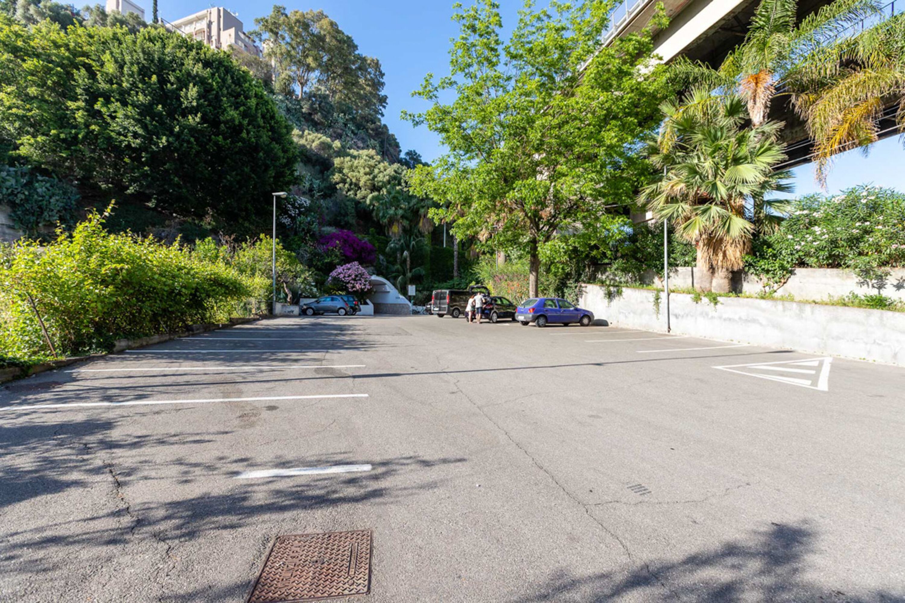 self-parking (surcharge) 5 per night