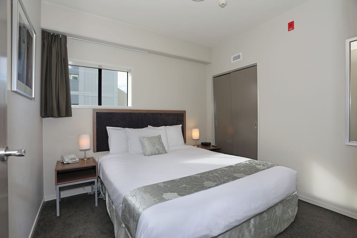 Premium bedding, down comforters, pillowtop beds, desk