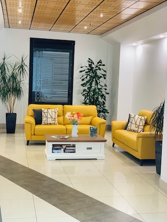 Saguão. Ramada Encore By Wyndham Palmerston North