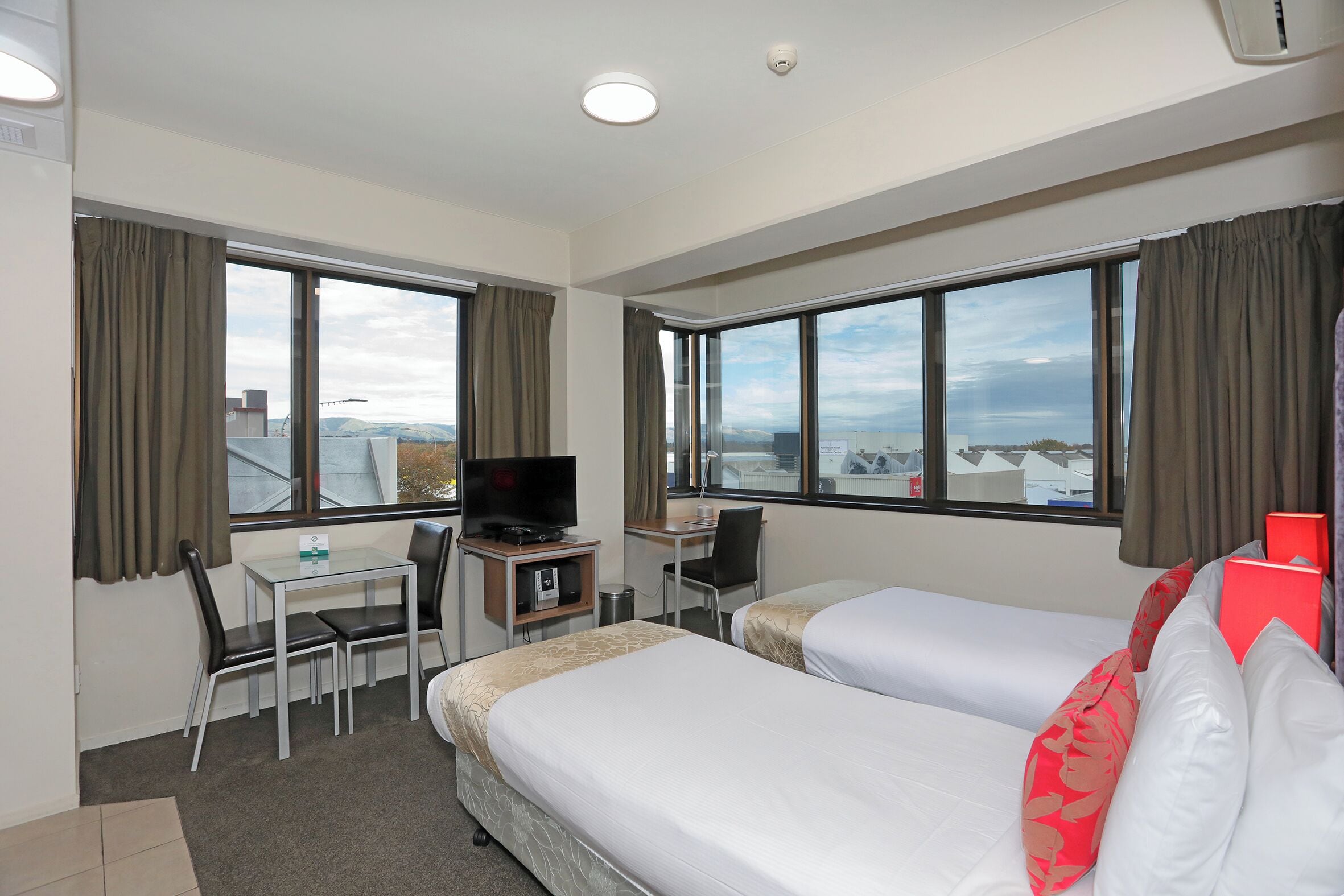 Studio, 2 Single Beds