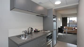 Căn hộ Exclusive, 2 phòng ngủ | Bếp riêng | Tủ lạnh, lò vi sóng, bếp nấu, máy rửa bát