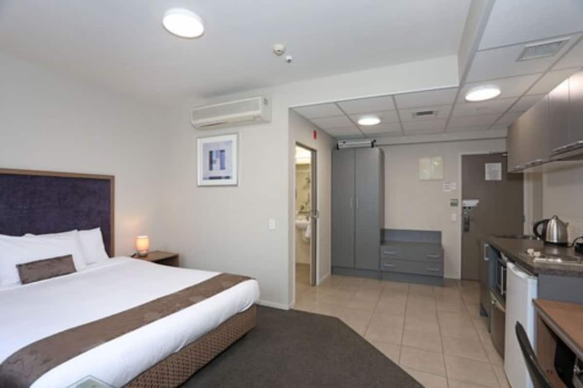 Studio (Access) | 2 bedrooms, premium bedding, down comforters, pillowtop beds