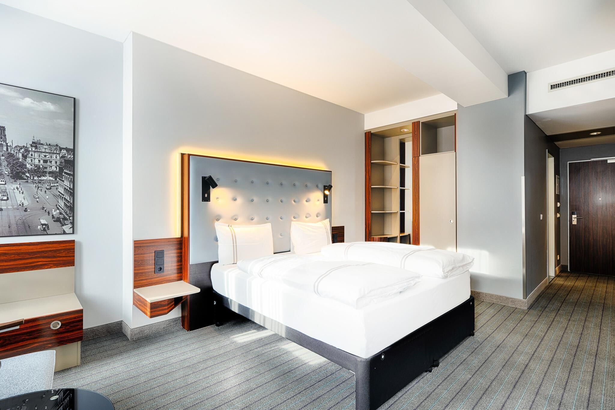 Standard Double Room | In-room safe, blackout drapes, soundproofing, iron/ironing board