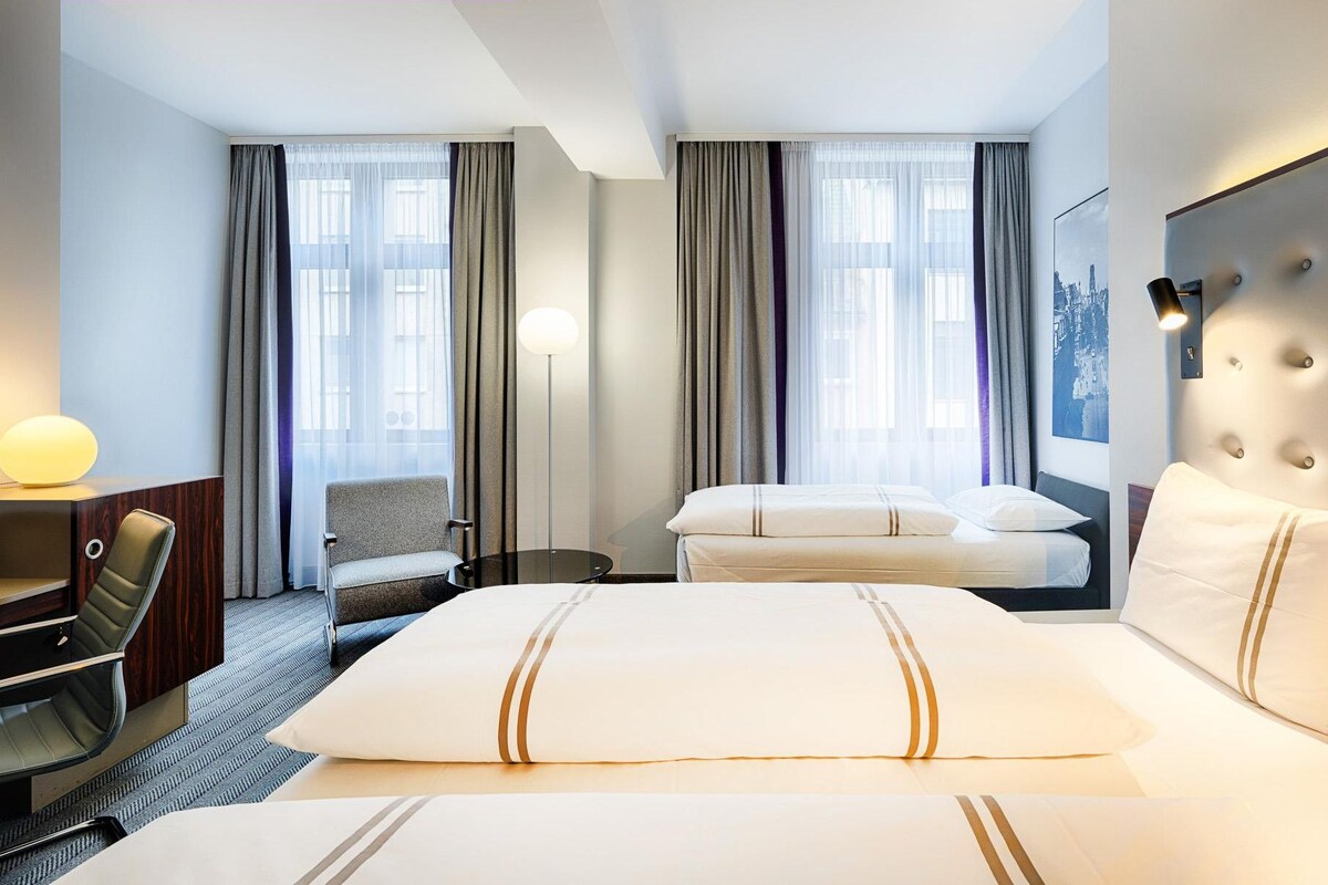 In-room safe, blackout curtains, soundproofing