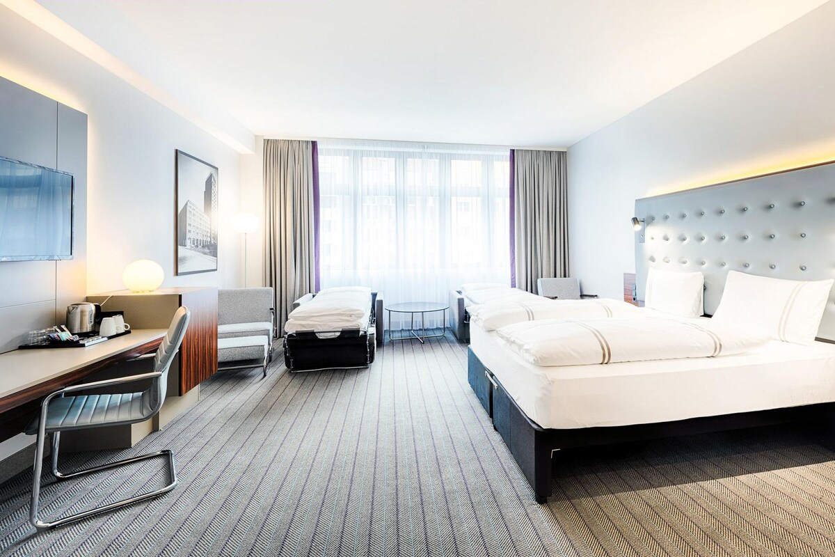 In-room safe, blackout curtains, soundproofing