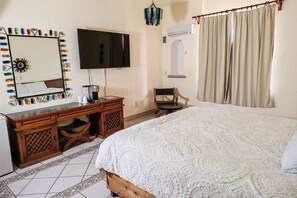 Standard Room 1 King Bed