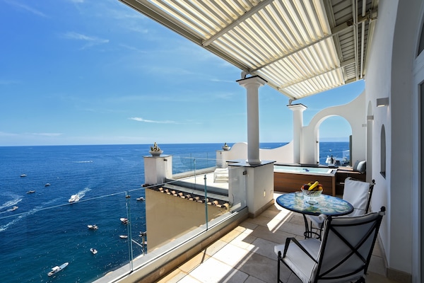 Executive Suite (Outdoor Bathtub) | Terrace/patio