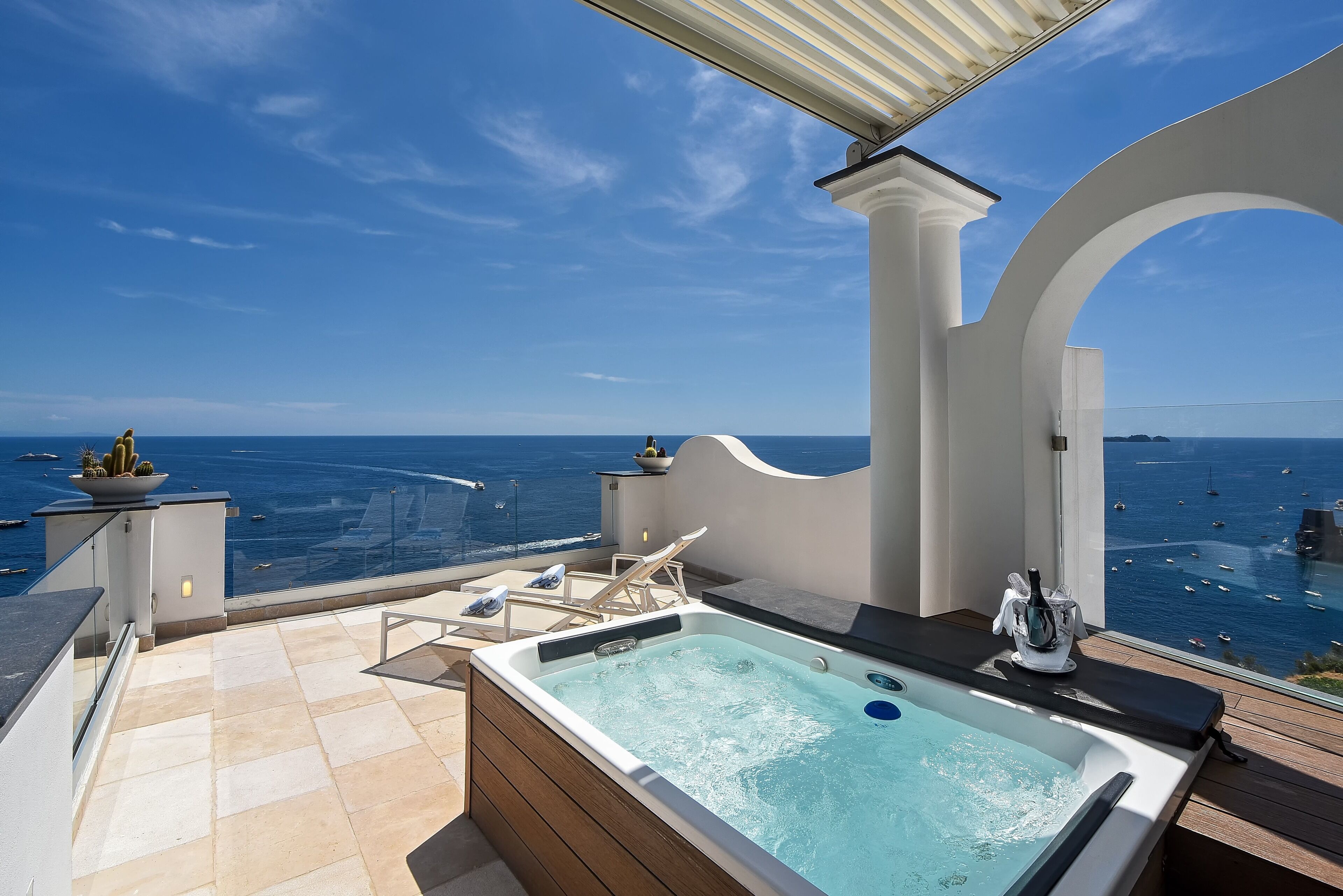 Private spa tub
