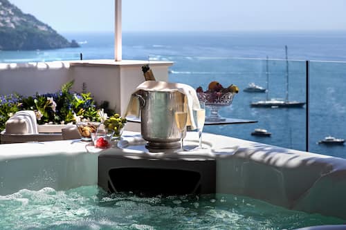 Deluxe Suite wit Spa and sea view | Terrace/patio