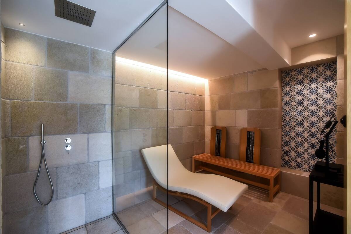 superior room | 1 bedroom, minibar, in-room safe, individually decorated