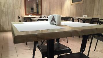 Daily continental breakfast (EUR 5 per person)