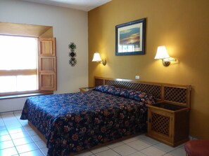 XXdeletedXX | Individually furnished, desk, free WiFi, bed sheets - Hotel Mision Catavina (Catavina)