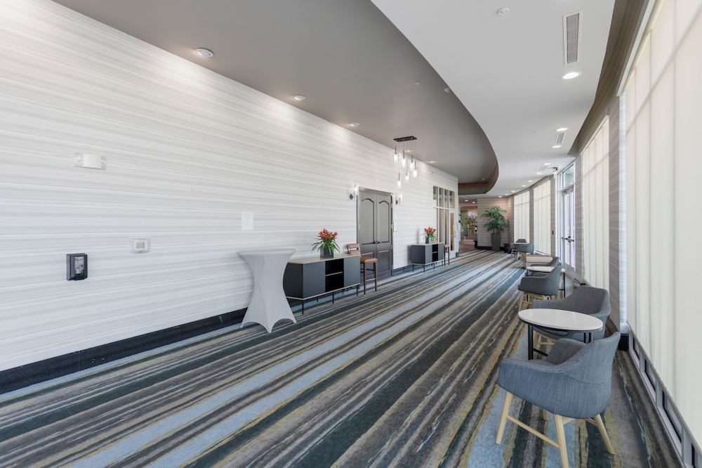 Holiday Inn & Suites Waco Northwest photo 3