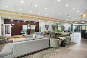Interior entrance - Holiday Inn Hotel & Suites Waco Northwest by IHG (Waco)