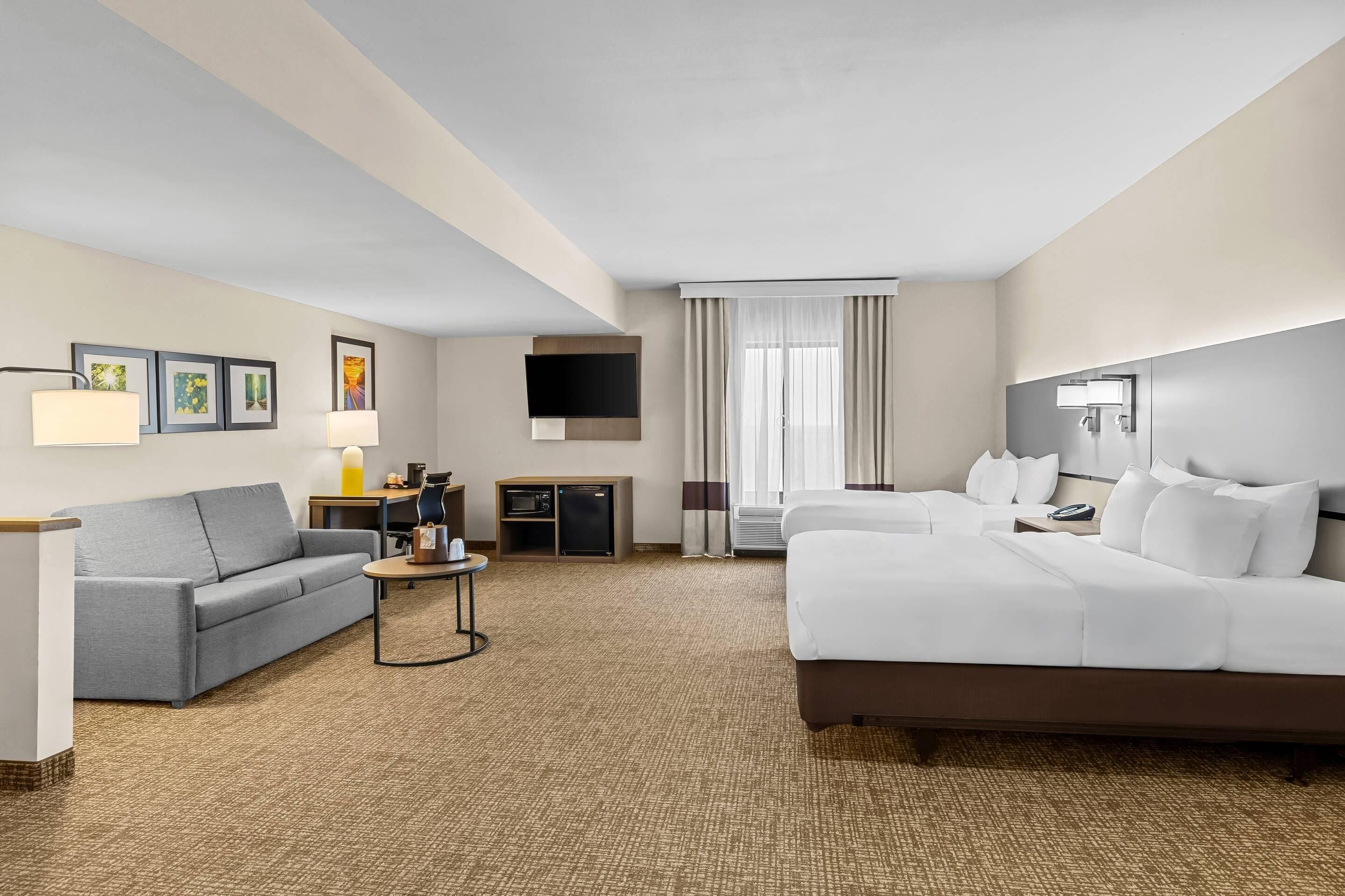 Business Suite, Multiple Beds, Accessible, Non Smoking | Pillow-top beds, desk, iron/ironing board, free WiFi