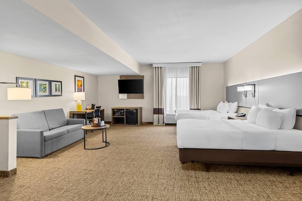 Business Suite, Multiple Beds, Accessible, Non Smoking | Pillow-top beds, desk, iron/ironing board, free WiFi