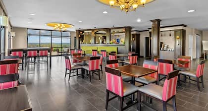Comfort Suites Edinboro
