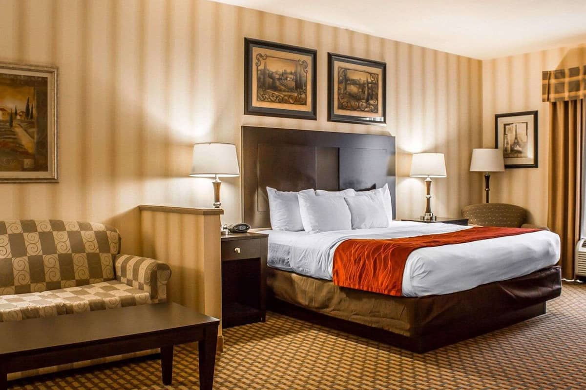 pillow-top beds, desk, iron/ironing board, free wifi