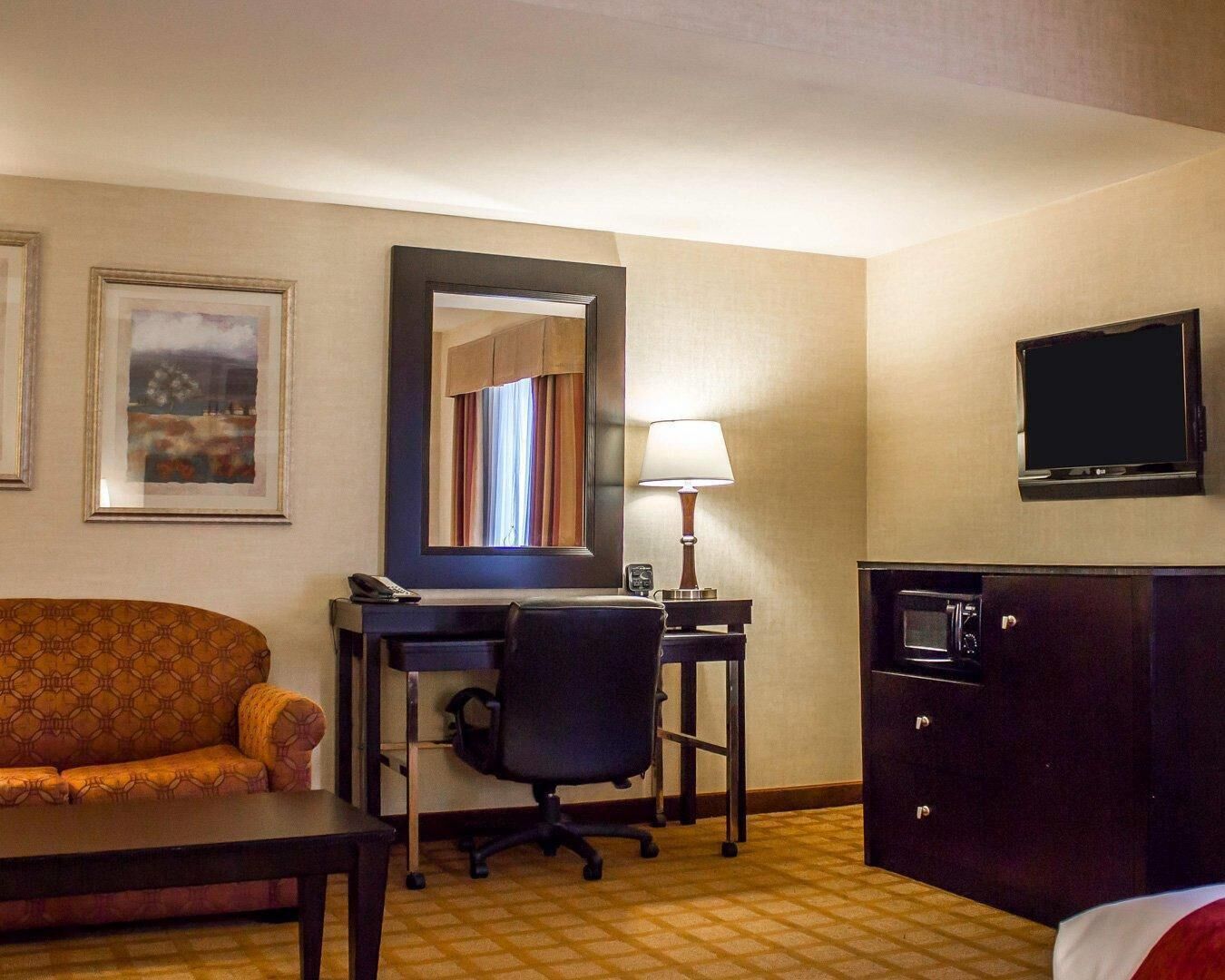 Business Suite, Multiple Beds, Accessible, Non Smoking | Pillow-top beds, desk, iron/ironing board, free WiFi
