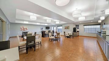 Free daily buffet breakfast