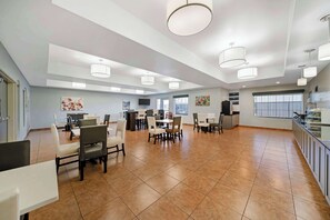 Petit déjeuner buffet compris tous les jours