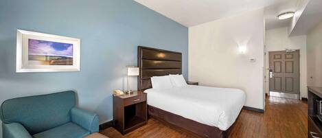 Standardzimmer, 1 King-Bett, barrierefrei, Kühlschrank und Mikrowelle (Pet Friendly) | Hochwertige Bettwaren, Schreibtisch, laptopgeeigneter Arbeitsplatz