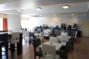 Buffet déjeuner gratuit tous les jours