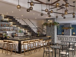 2 bars/lounges, poolside bar