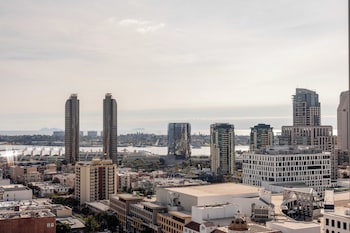 Alma San Diego Downtown, a Tribute Portfolio Hotel