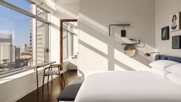 イタリアのフレッテ製シーツ、高級寝具、羽毛の掛け布団、セーフティボックス (室内)