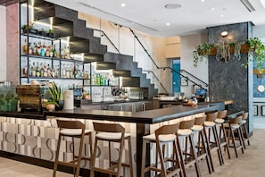 2 bars/lounges, poolside bar - Alma San Diego Downtown, a Tribute Portfolio Hotel (San Diego)