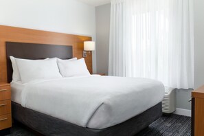 Ropa de cama de alta calidad, camas con pillow-top y escritorio