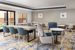 Desayuno buffet incluido todos los días 