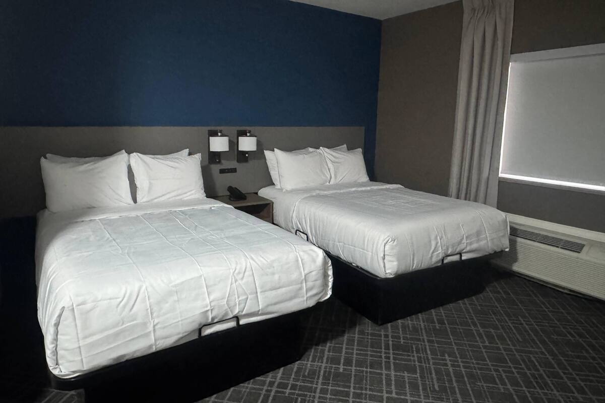 Iron/ironing board, free WiFi, bed sheets