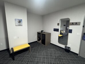 Standard Room, 1 King Bed, Non Smoking - Comfort Inn & Suites Memphis Germantown (Memphis)