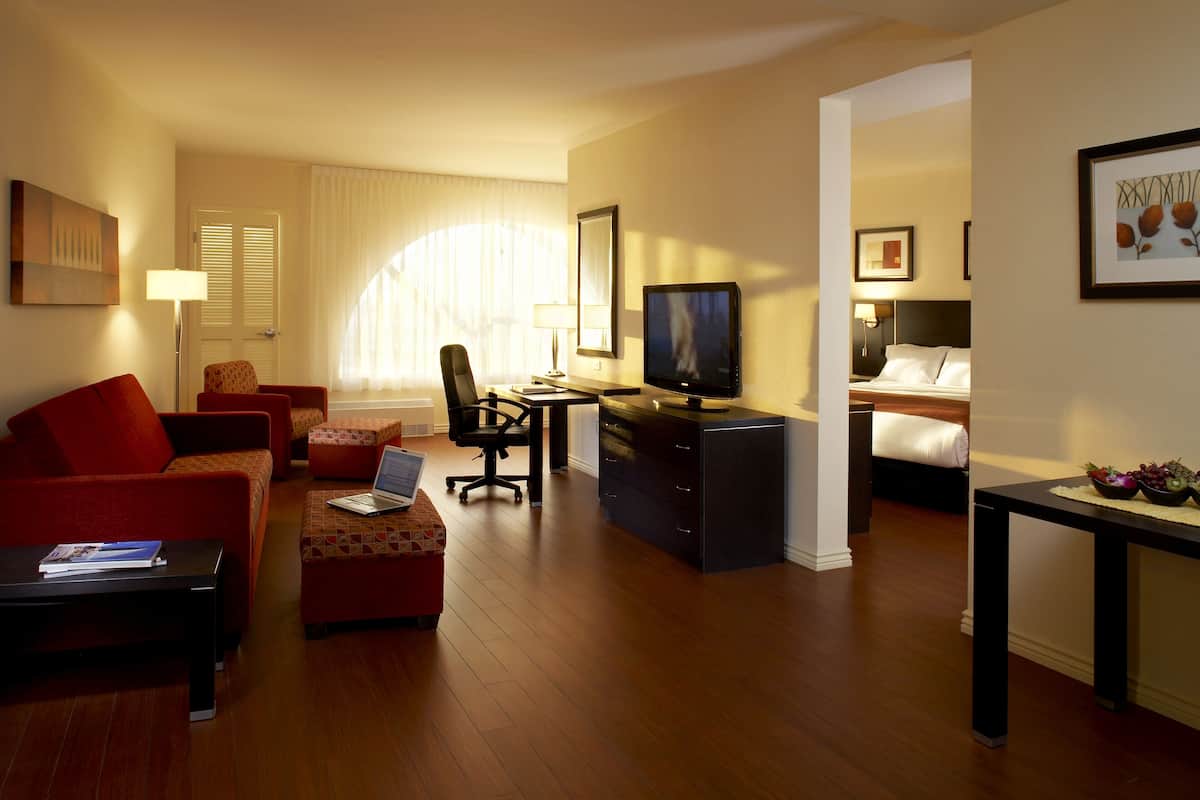 executive suite, 1 king bed with sofa bed | 1 bedroom, pillow-top beds, in-room safe, blackout curtains