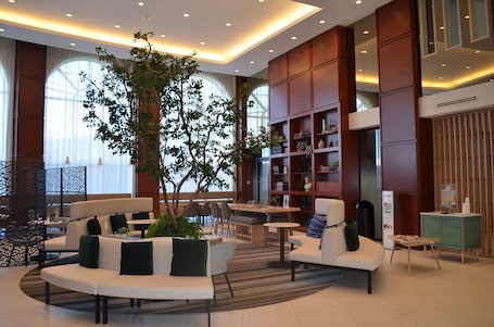 Exterior. Holiday Inn & Suites Montreal Airport by IHG