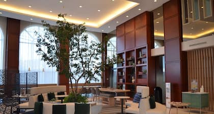 Holiday Inn & Suites Montreal Airport by IHG