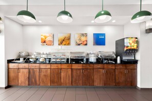 Petit déjeuner buffet compris