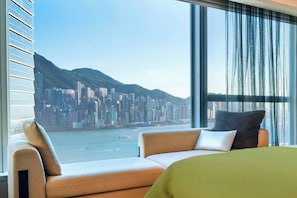 Spectacular Room, Room, 1 King Bed, Harbour View | Hypo-allergenic bedding, minibar, in-room safe, desk - W Hong Kong (Kowloon)