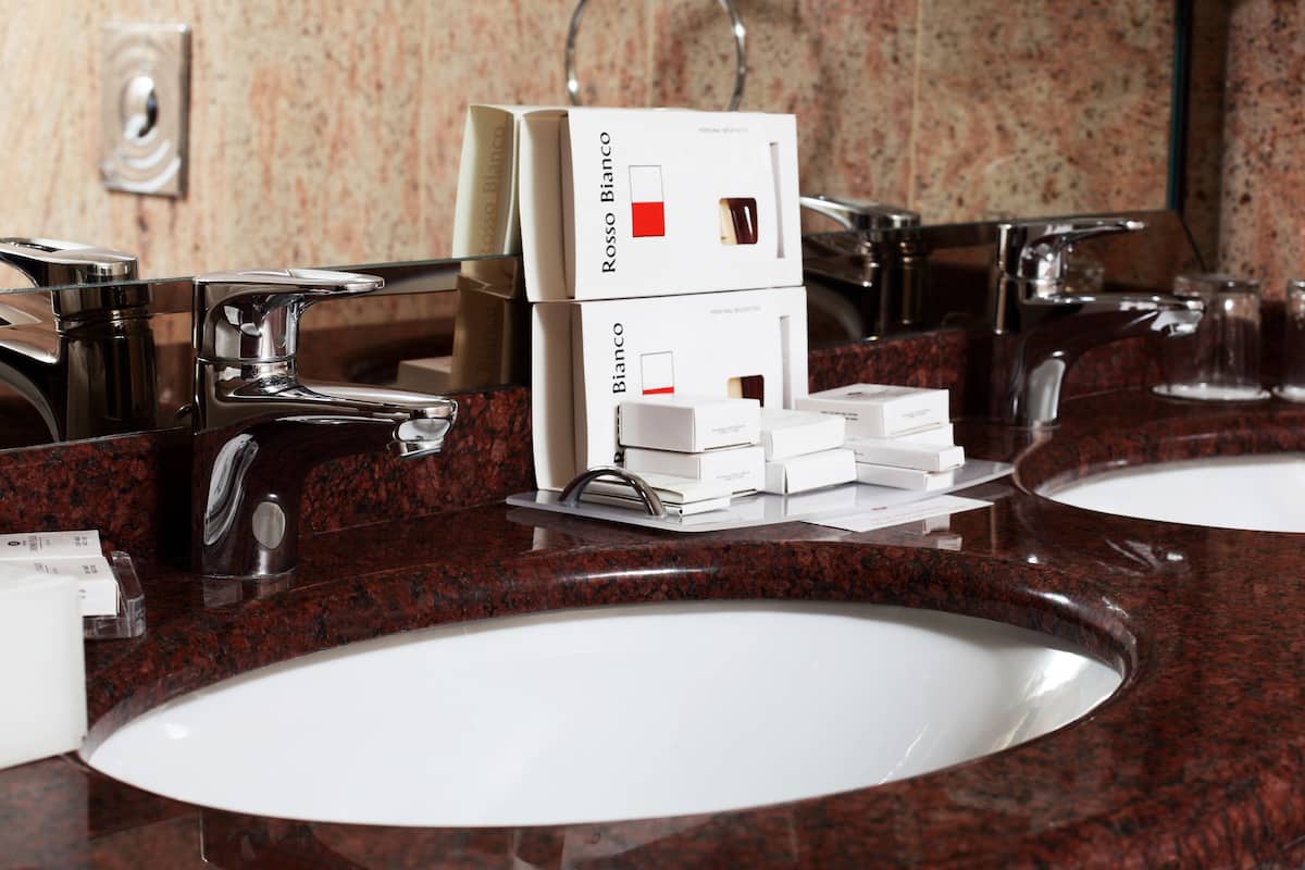 Suite Junior, 1 letto king | Servizio della camera
