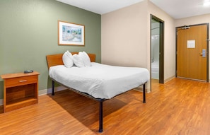 Standard Studio, 1 Double Bed, Non Smoking, Refrigerator & Microwave | Desk, laptop workspace, iron/ironing board, free WiFi