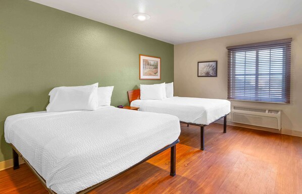 Standard Studio, 2 Queen Beds, Non Smoking, Refrigerator & Microwave | Desk, laptop workspace, iron/ironing board, free WiFi - Extended Stay America Select Suites - Wilmington - West (Wilmington)