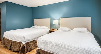 WoodSpring Suites Tyler Rose Garden