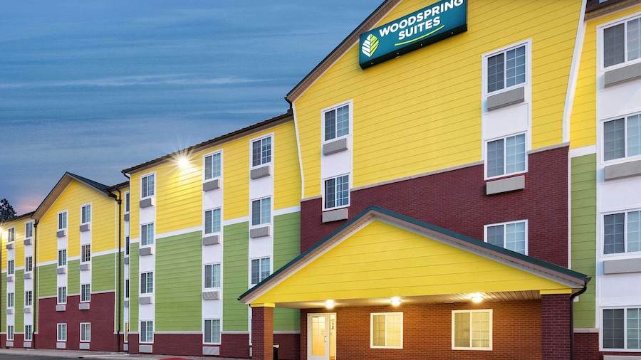 WoodSpring Suites Tyler Rose Garden