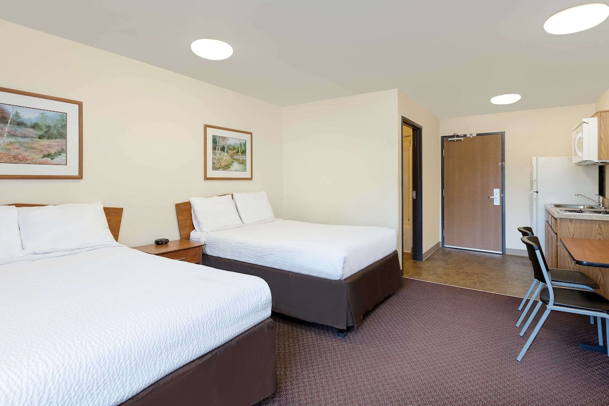 Desk, iron/ironing board, free WiFi, bed sheets
