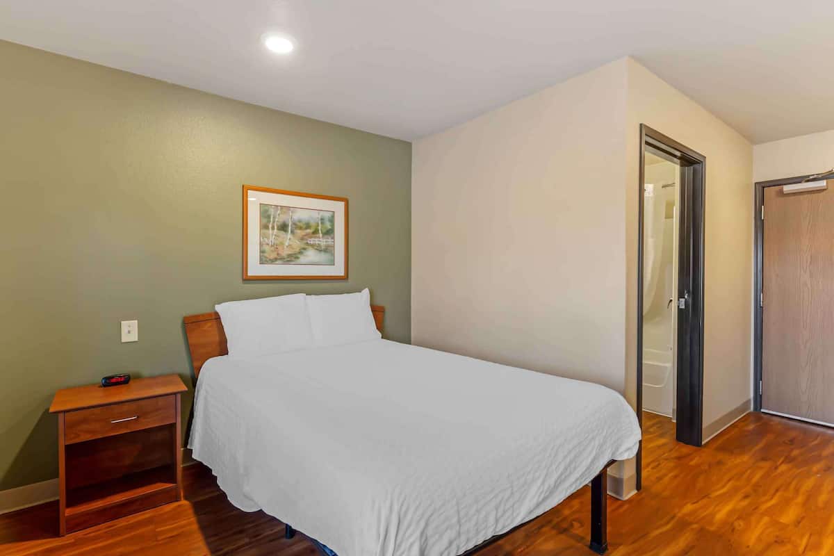 Standard Studio, Non Smoking, Refrigerator & Microwave | Desk, laptop workspace, iron/ironing board, free WiFi