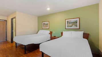 Desk, laptop workspace, iron/ironing board, free WiFi