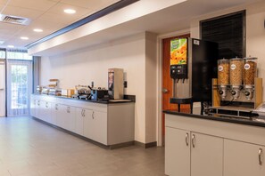 Free continental breakfast - Fairfield Inn & Suites by Marriott Hooksett (Hooksett)